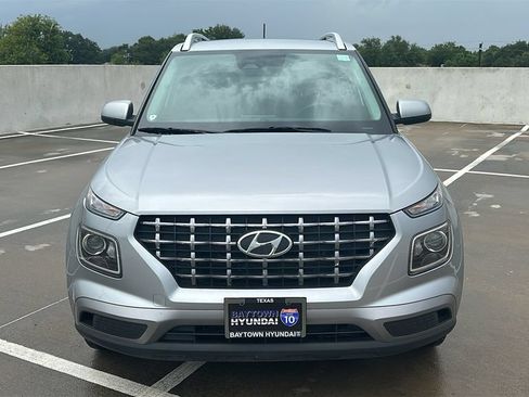 Used 2024 Hyundai Venue SEL FWD image 8
