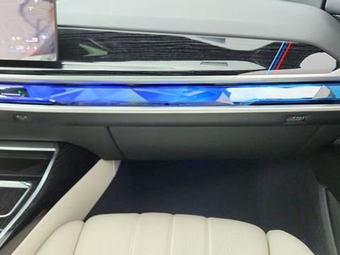 Used 2026 BMW 740i w/ Premium Package RWD image 39