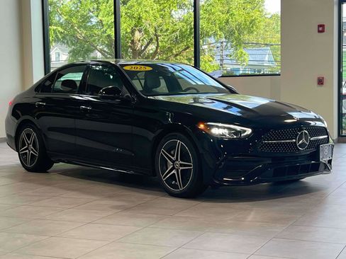 Used 2025 Mercedes-Benz C 300 4MATIC Sedan image 2