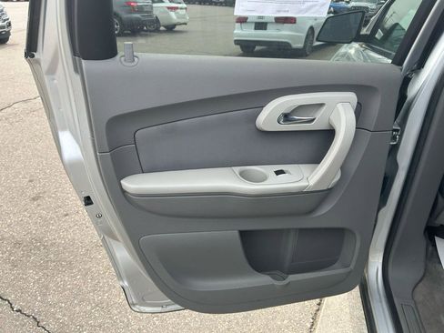 Used 2011 Chevrolet Traverse LS image 14