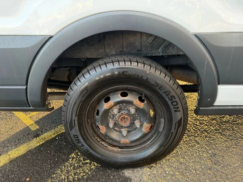 Used 2015 Ford Transit 350 XLT image 31