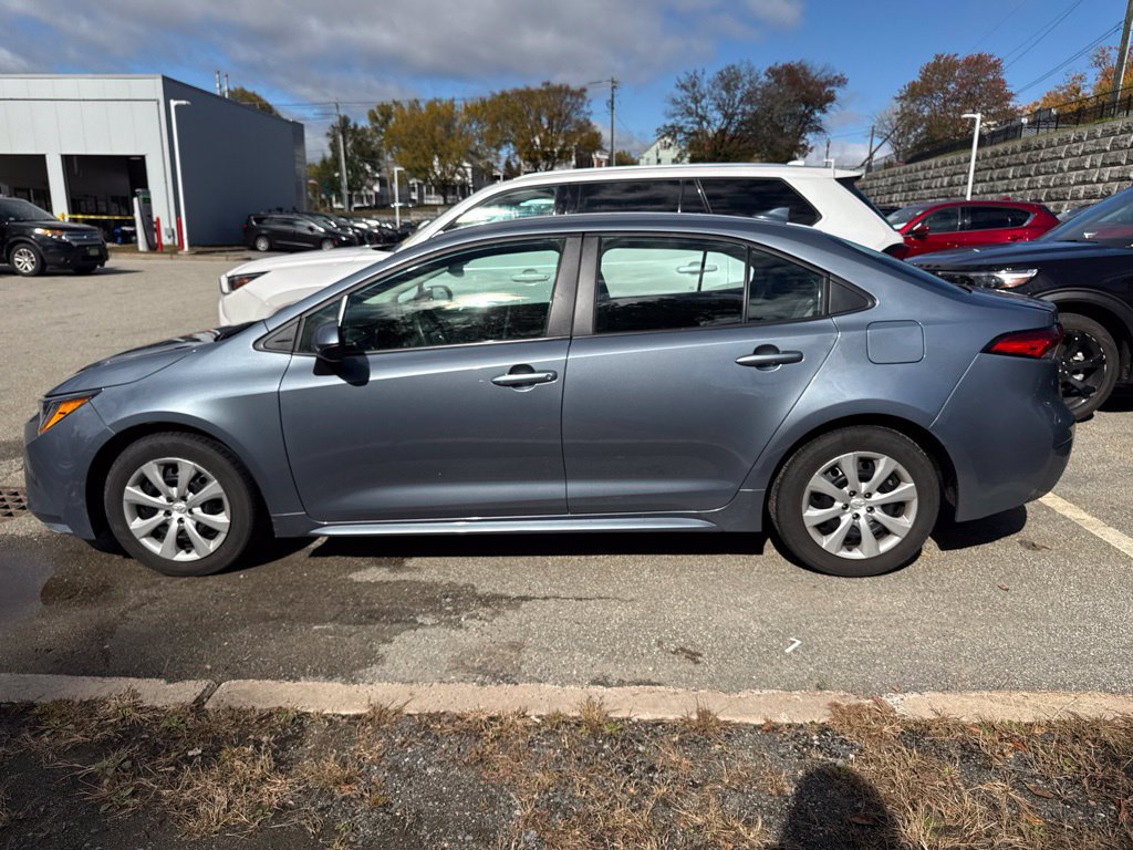 Used 2024 Toyota Corolla LE FWD image 5