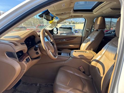 Used 2016 Cadillac Escalade Platinum image 29