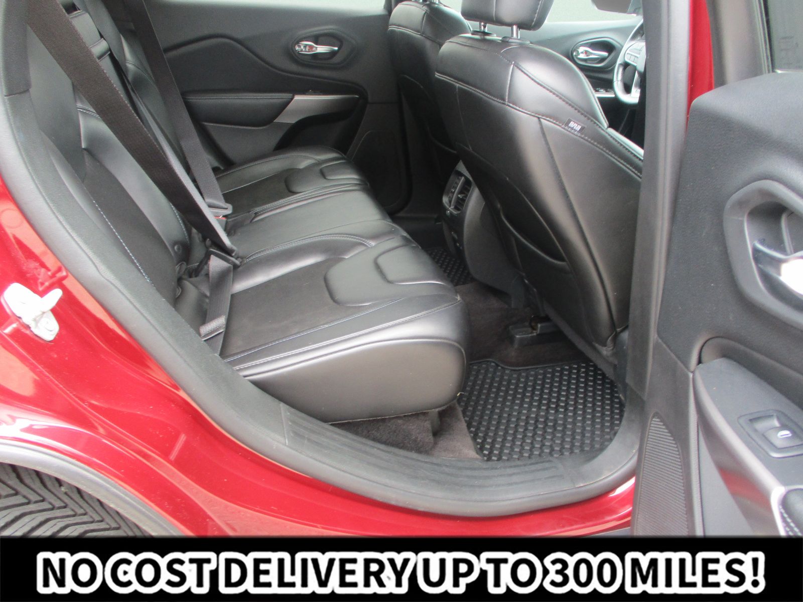 Used 2019 Jeep Cherokee Latitude Plus w/ Cold Weather Group AWD/4WD image 10