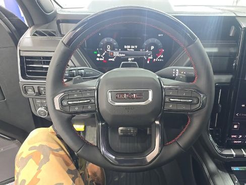 Used 2026 GMC Yukon AT4 Ultimate AWD/4WD image 13