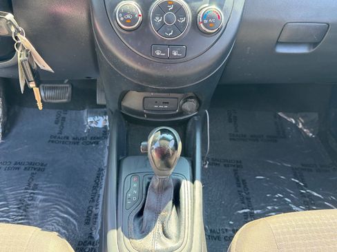 Used 2013 Kia Soul FWD image 26