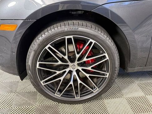 Used 2024 Porsche Macan AWD/4WD image 15