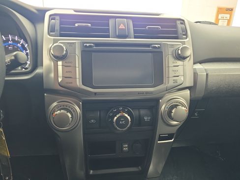 Used 2018 Toyota 4Runner SR5 Premium image 20