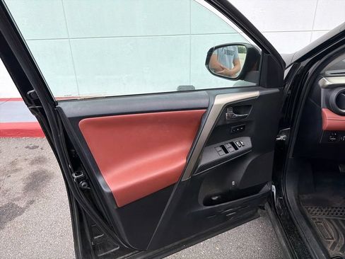 Used 2015 Toyota RAV4 Limited w/ Technology Package FWD image 9