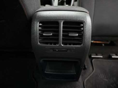 Used 2011 Volkswagen GTI Autobahn image 22