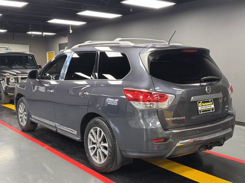 Used 2014 Nissan Pathfinder SL w/ SL Tech Package image 4