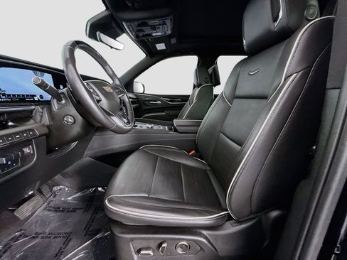 Used 2024 Cadillac Escalade Sport w/ Touring Package AWD/4WD image 23