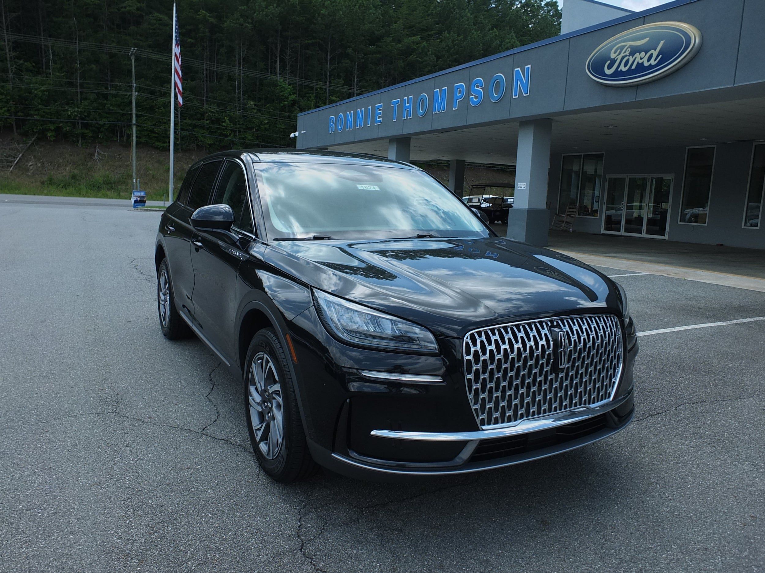 Used 2023 Lincoln Corsair FWD image 1