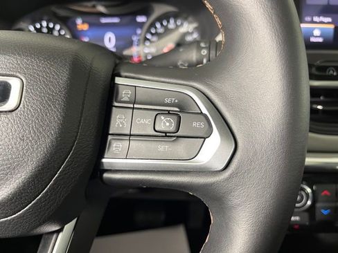 Used 2022 Jeep Compass Limited w/ Sun and Sound Group AWD/4WD image 19
