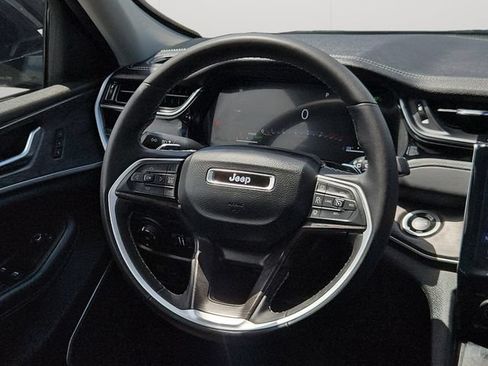 Used 2023 Jeep Grand Cherokee 4WD 4xe image 17
