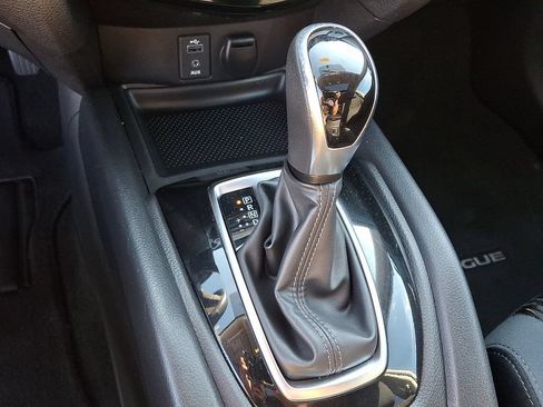 Used 2017 Nissan Rogue SV AWD/4WD image 15