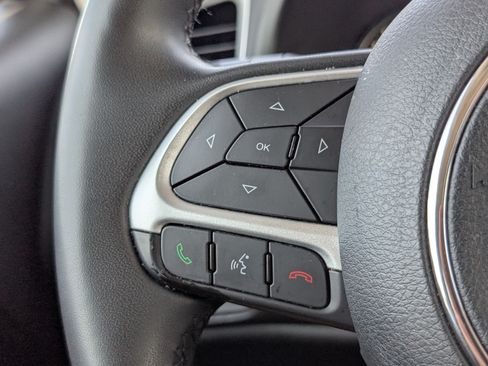 Used 2021 Jeep Renegade Latitude FWD image 24