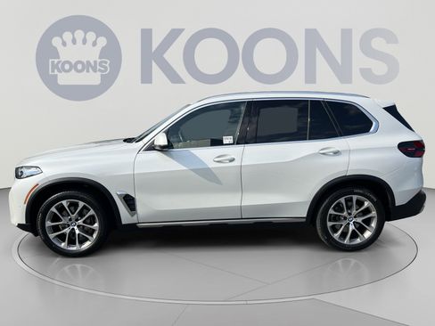 Used 2024 BMW X5 xDrive40i w/ Premium Package AWD/4WD image 2