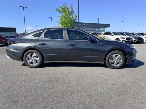 New 2026 Hyundai Sonata SE FWD image 2