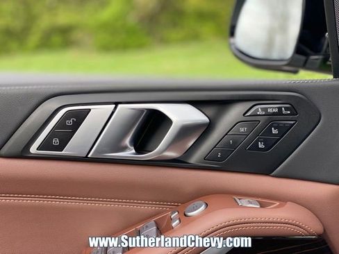 Used 2025 BMW X7 xDrive40i w/ Executive Package image 17