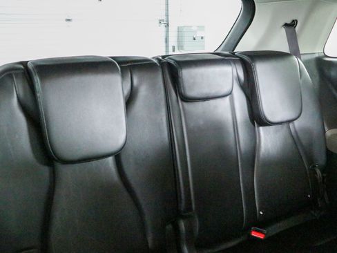 Used 2025 Kia Carnival FWD image 29