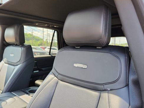 Used 2025 Ford Expedition Platinum w/ Stealth Appearance Package AWD/4WD image 15