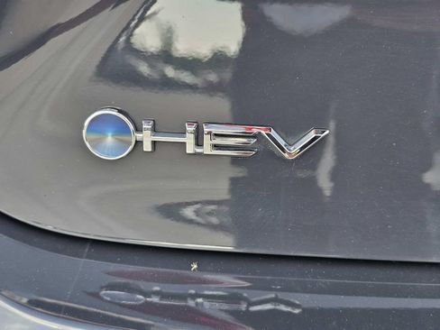 Used 2025 Toyota Camry SE FWD image 14