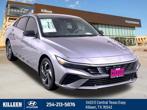 New 2025 Hyundai Elantra SEL image 10