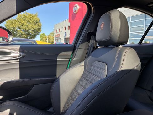 New 2025 Alfa Romeo Giulia AWD w/ Driving Assist Package image 24