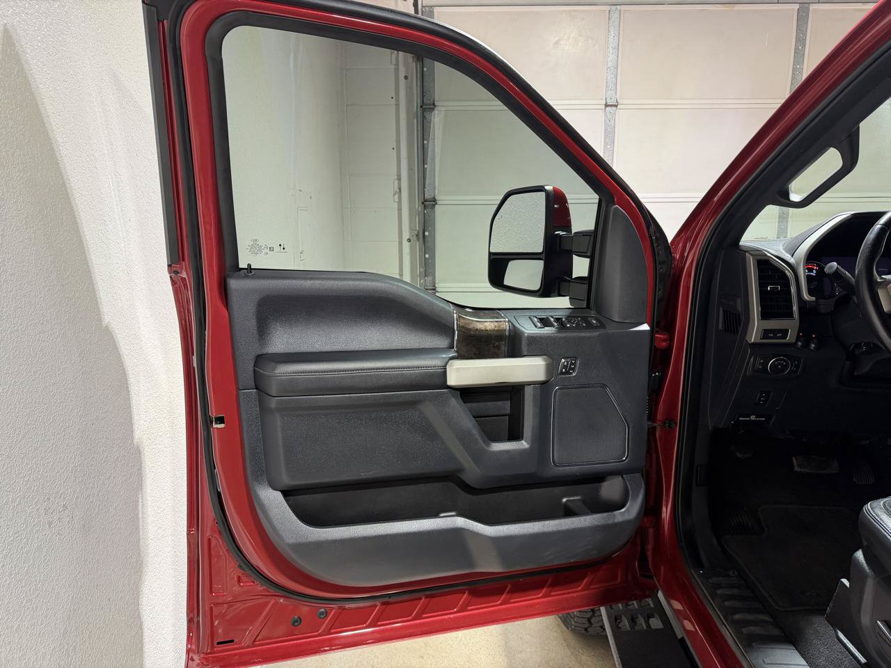 Used 2022 Ford F250 Lariat w/ Tremor Off-Road Package AWD/4WD image 9