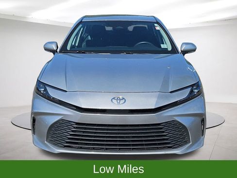 Used 2025 Toyota Camry SE FWD image 2