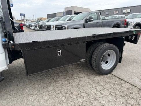 New 2025 Ford F550 4x4 Regular Cab Super Duty image 2