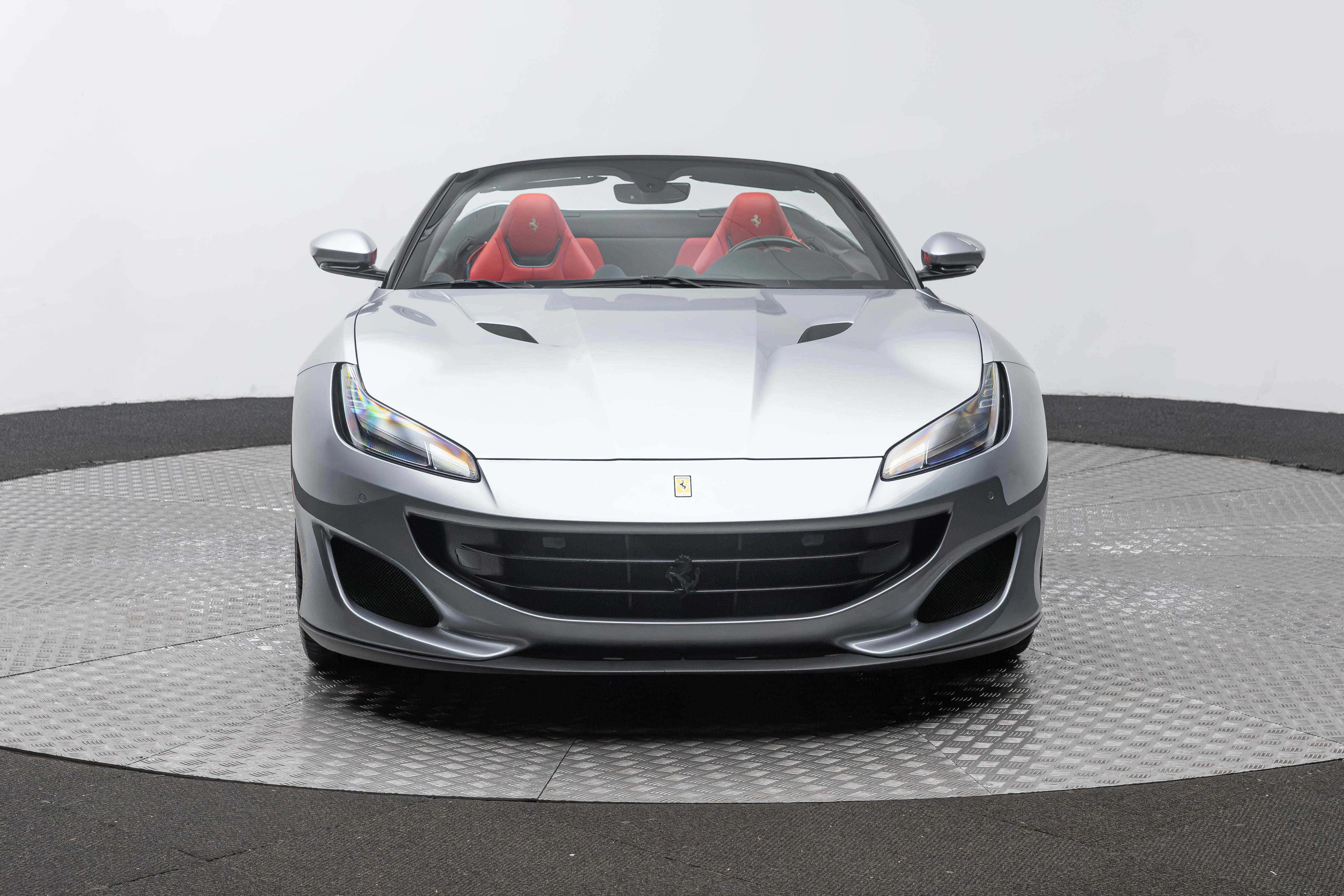 Certified 2019 Ferrari Portofino RWD image 10