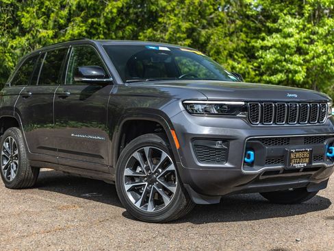 Used 2022 Jeep Grand Cherokee Overland w/ Advanced Protech Group III AWD/4WD image 1