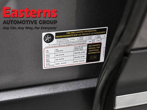 Used 2021 Mercedes-Benz GLB 250 4MATIC w/ Premium Package image 36