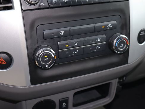 Used 2017 Nissan Frontier SV image 7