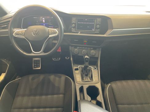 Used 2024 Volkswagen Jetta Sport image 13