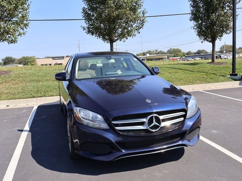Used 2018 Mercedes-Benz C 300 4MATIC Sedan image 4