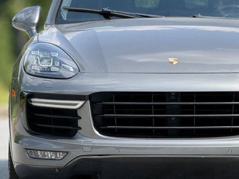 Used 2017 Porsche Cayenne S AWD/4WD image 14