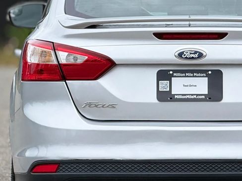 Used 2014 Ford Focus SE w/ Equipment Group 201A FWD image 13