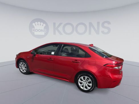Used 2020 Toyota Corolla LE w/ Carpet Mat Package (TMS) image 8
