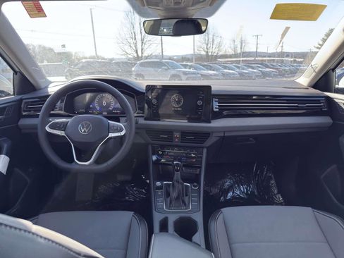 New 2025 Volkswagen Jetta SE image 21
