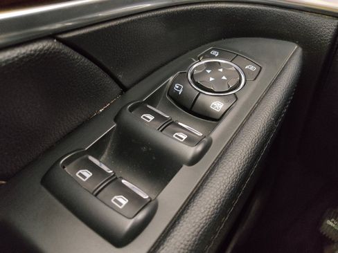 Used 2019 Ford Explorer Limited w/ Class III Trailer Tow Package FWD image 27