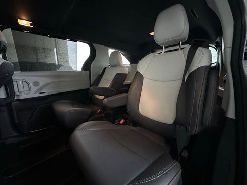 Used 2023 Toyota Sienna XSE image 22