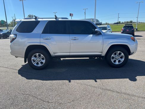 Used 2018 Toyota 4Runner SR5 image 6