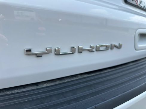 Used 2022 GMC Yukon XL AT4 w/ AT4 Premium Plus Package AWD/4WD image 46