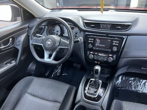 Used 2017 Nissan Rogue SV FWD image 22