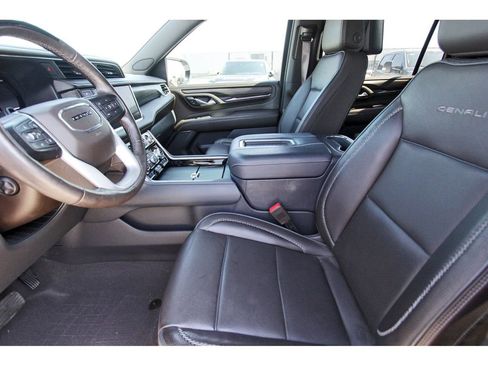 Used 2023 GMC Yukon XL Denali w/ Denali Reserve Package RWD image 6