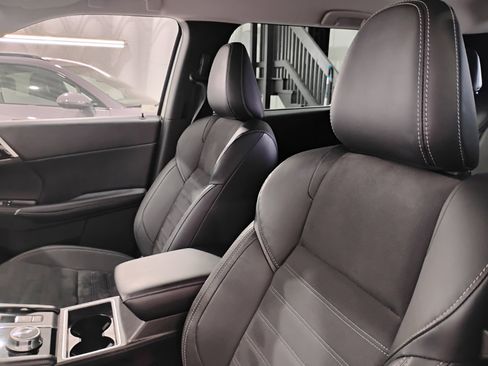 Used 2023 Mitsubishi Outlander SE image 63