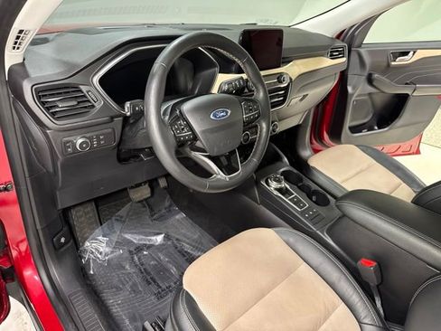 Used 2021 Ford Escape Titanium w/ Titanium Elite Package AWD/4WD image 14